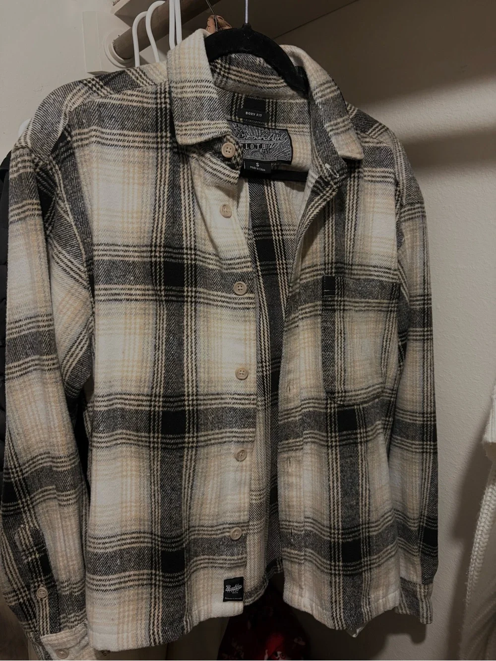Men’s Plaid Shacket - Beige & Black( size small )